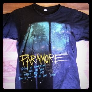 Paramore Hot Topic graphic tee Mens Small